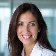 Ana García - Especialista Español Médico